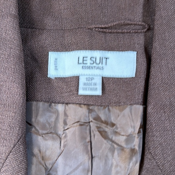 LeSuit Skirt Suit - Picture 3 of 11